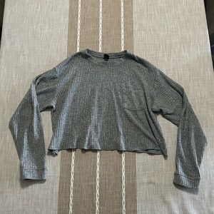 Grey long sleeve crop top
